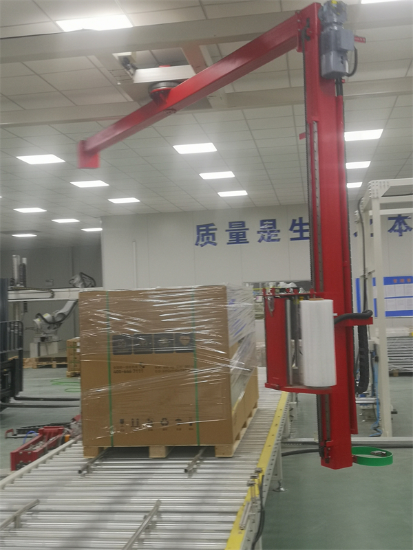 第五張、組件自動(dòng)纏膜機(jī).jpg